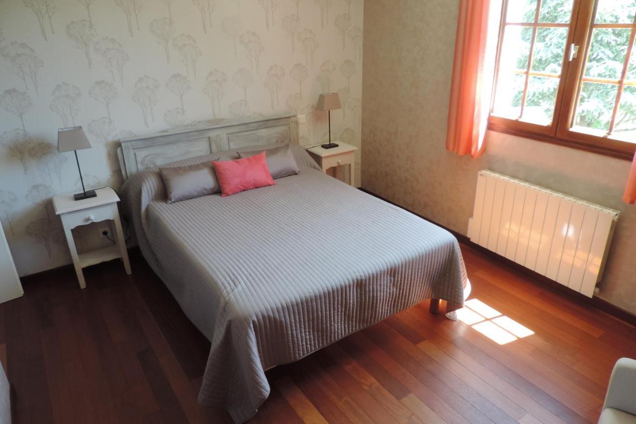 Bed and Breakfast Le Jardin Des Paons Issac Экстерьер фото